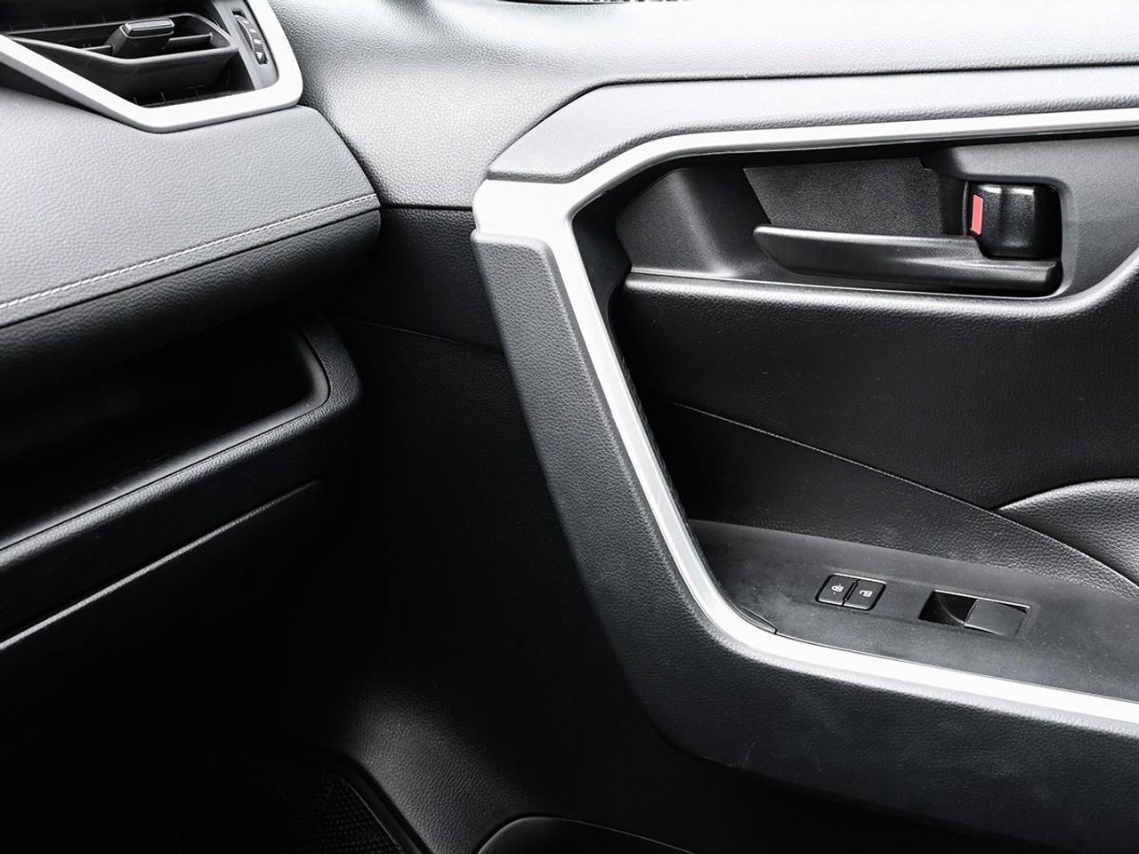 2025 Toyota RAV4 LE 4dr All-wheel Drive Photo