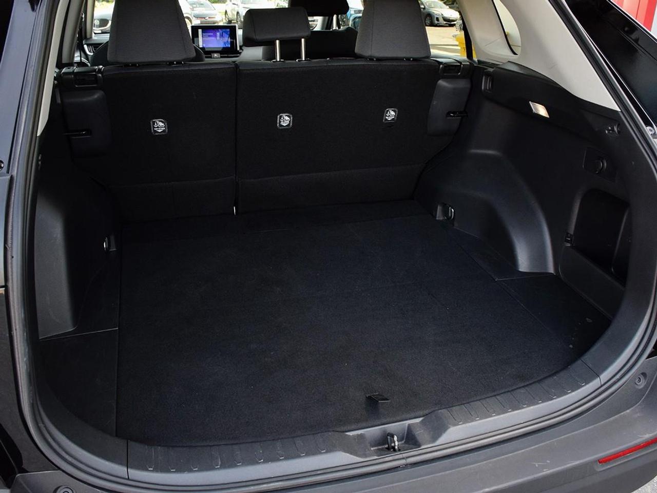 2025 Toyota RAV4 LE 4dr All-wheel Drive Photo