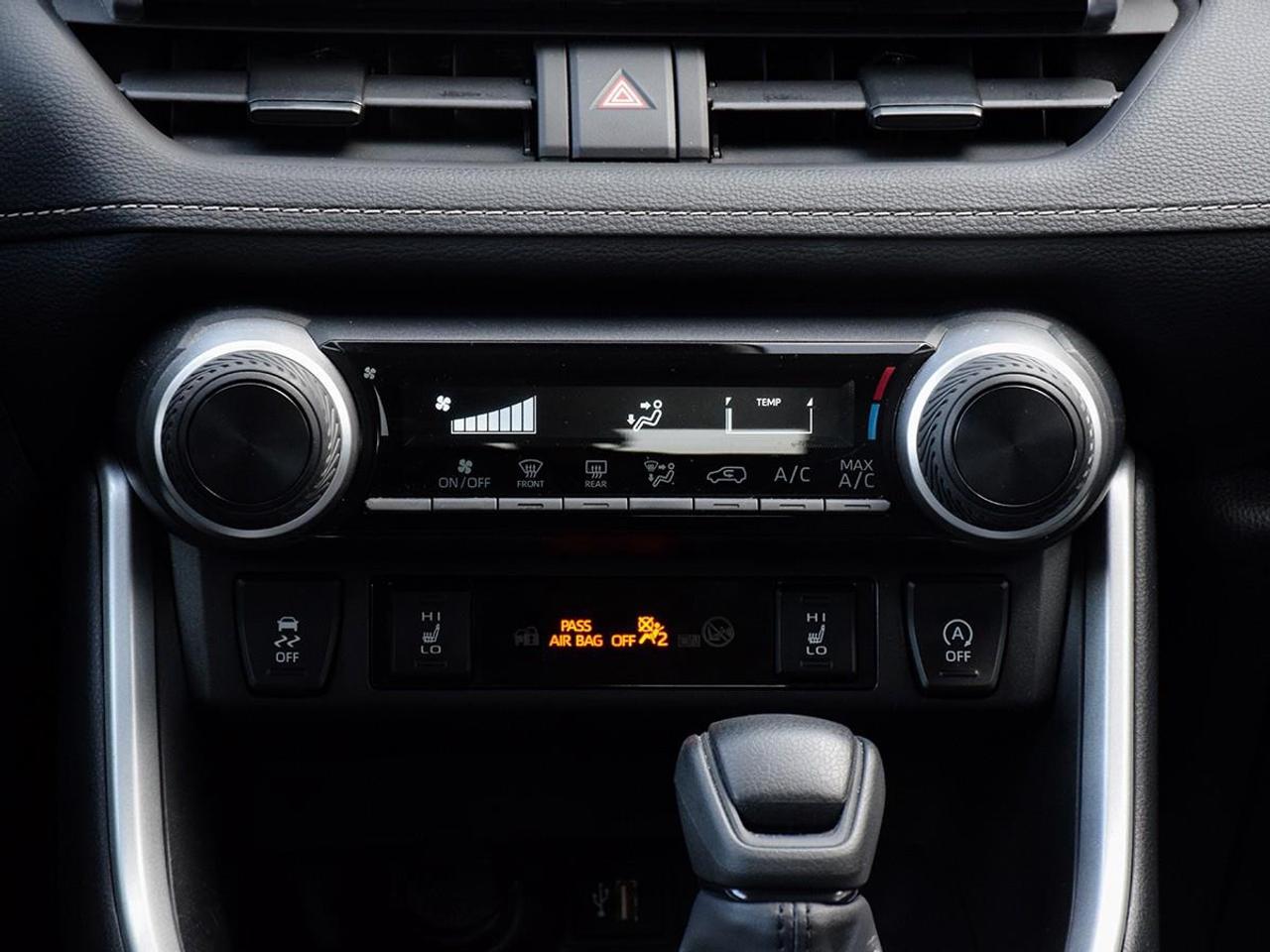 2025 Toyota RAV4 LE 4dr All-wheel Drive Photo