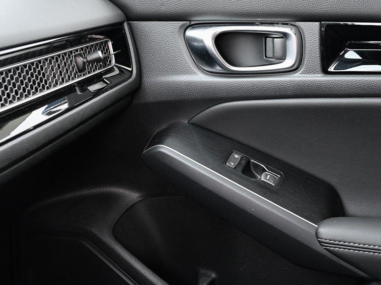 2022 Honda Civic Sport Touring 4dr Hatchback Photo