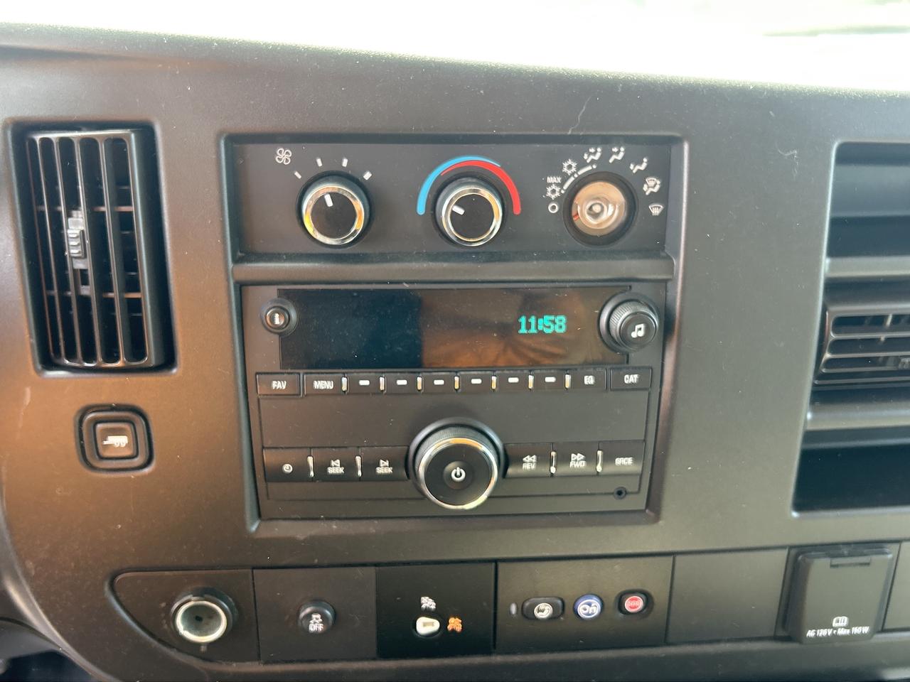 2019 Chevrolet Express Base Photo