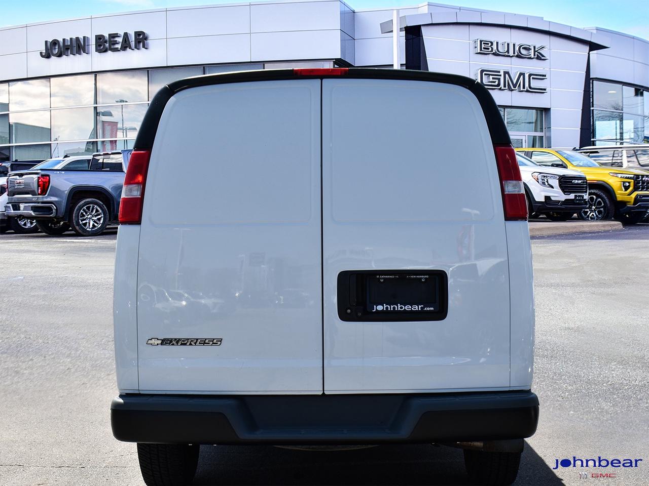 2019 Chevrolet Express Base Photo