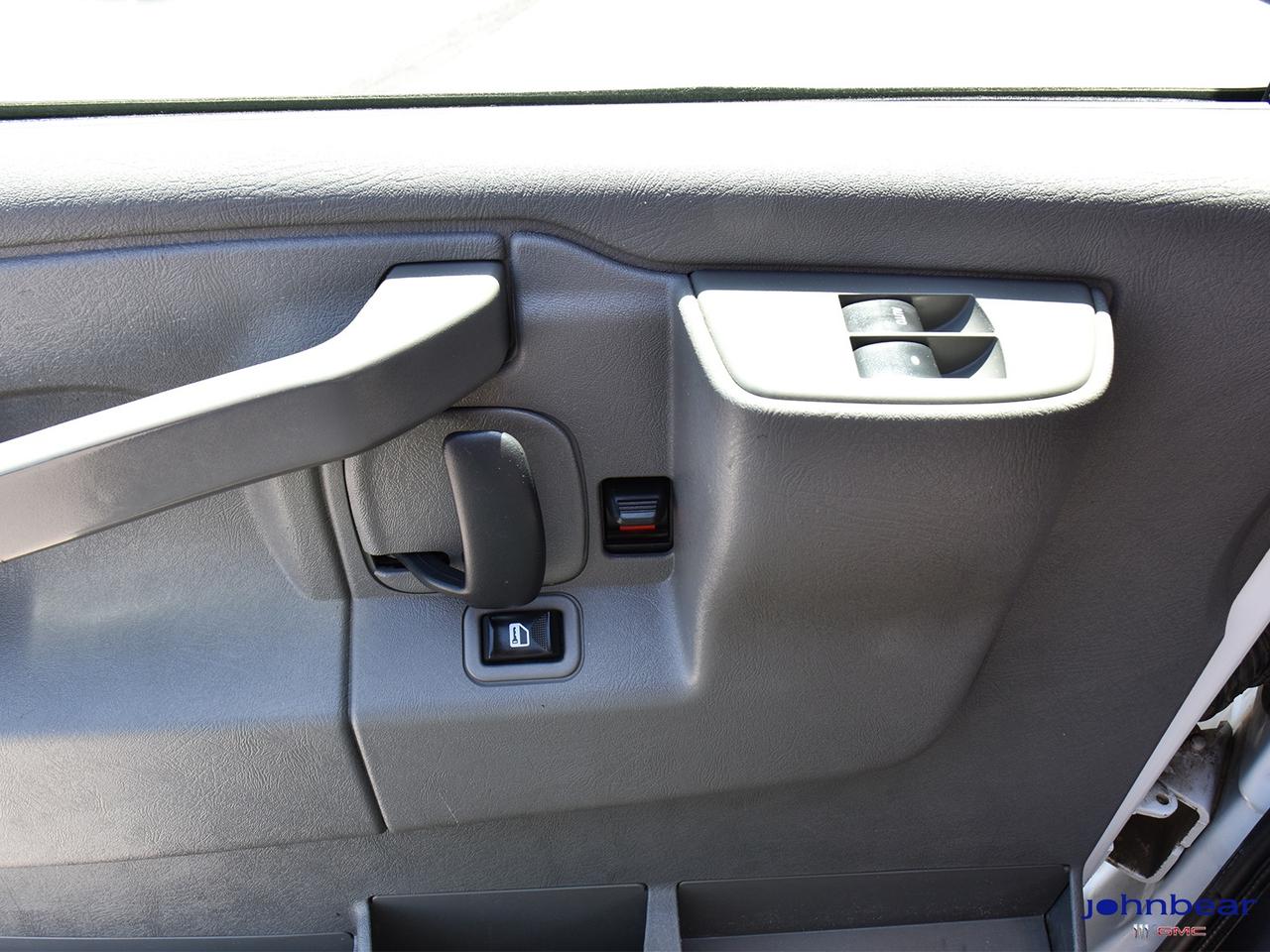 2019 Chevrolet Express Base Photo