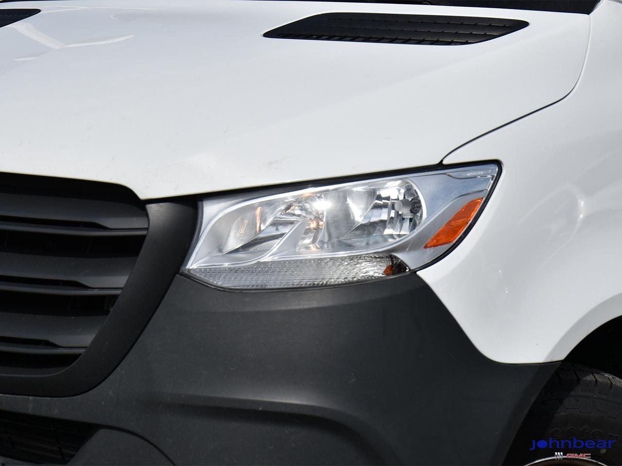 2021 Mercedes-Benz Sprinter Crew Van BASE Photo