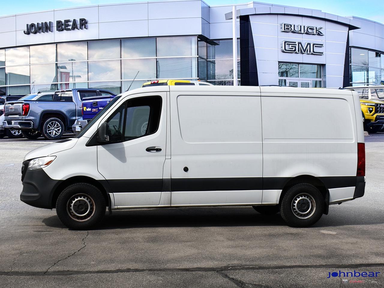 2021 Mercedes-Benz Sprinter Crew Van BASE Photo4