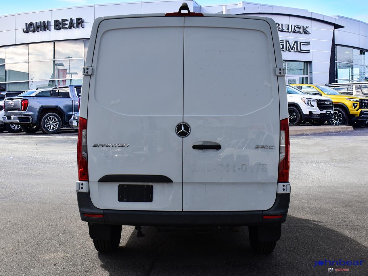 2021 Mercedes-Benz Sprinter Crew Van BASE Photo