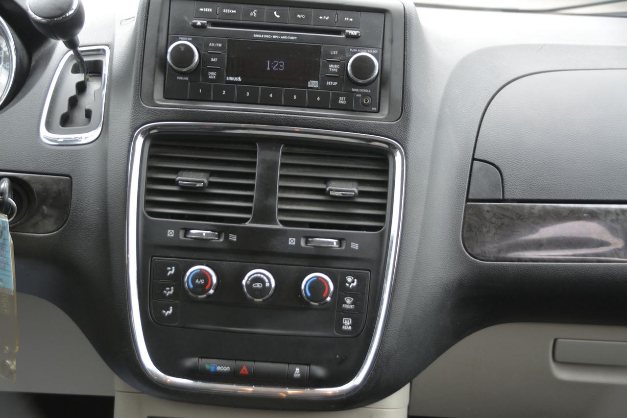 2015 Dodge Grand Caravan 4dr Wgn SXT Photo