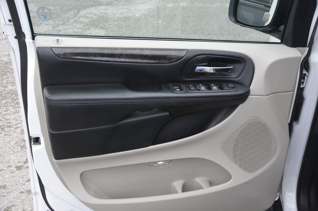 2015 Dodge Grand Caravan 4dr Wgn SXT Photo