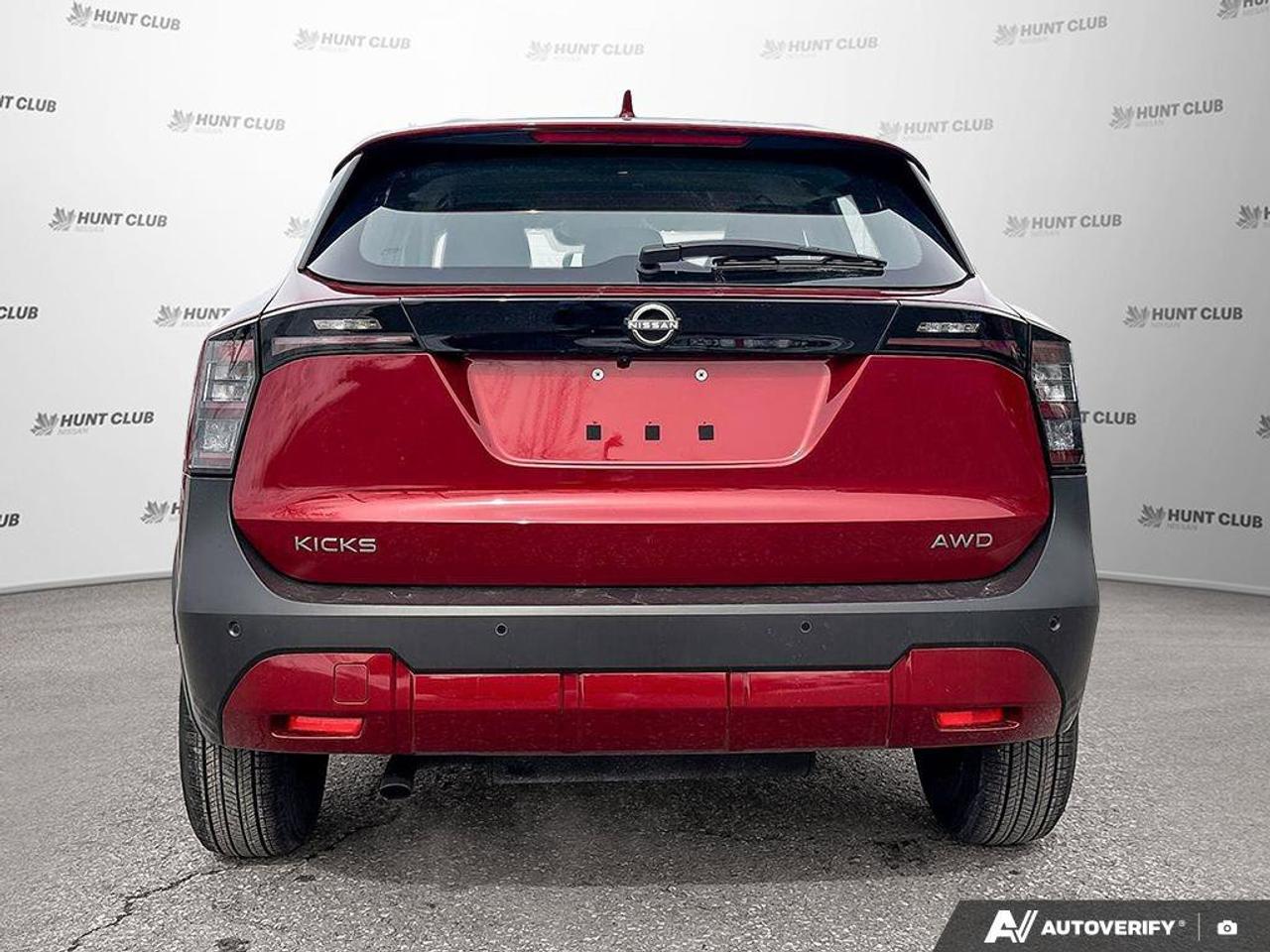 2025 Nissan Kicks S Photo