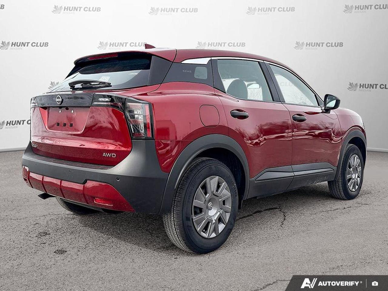 2025 Nissan Kicks S Photo