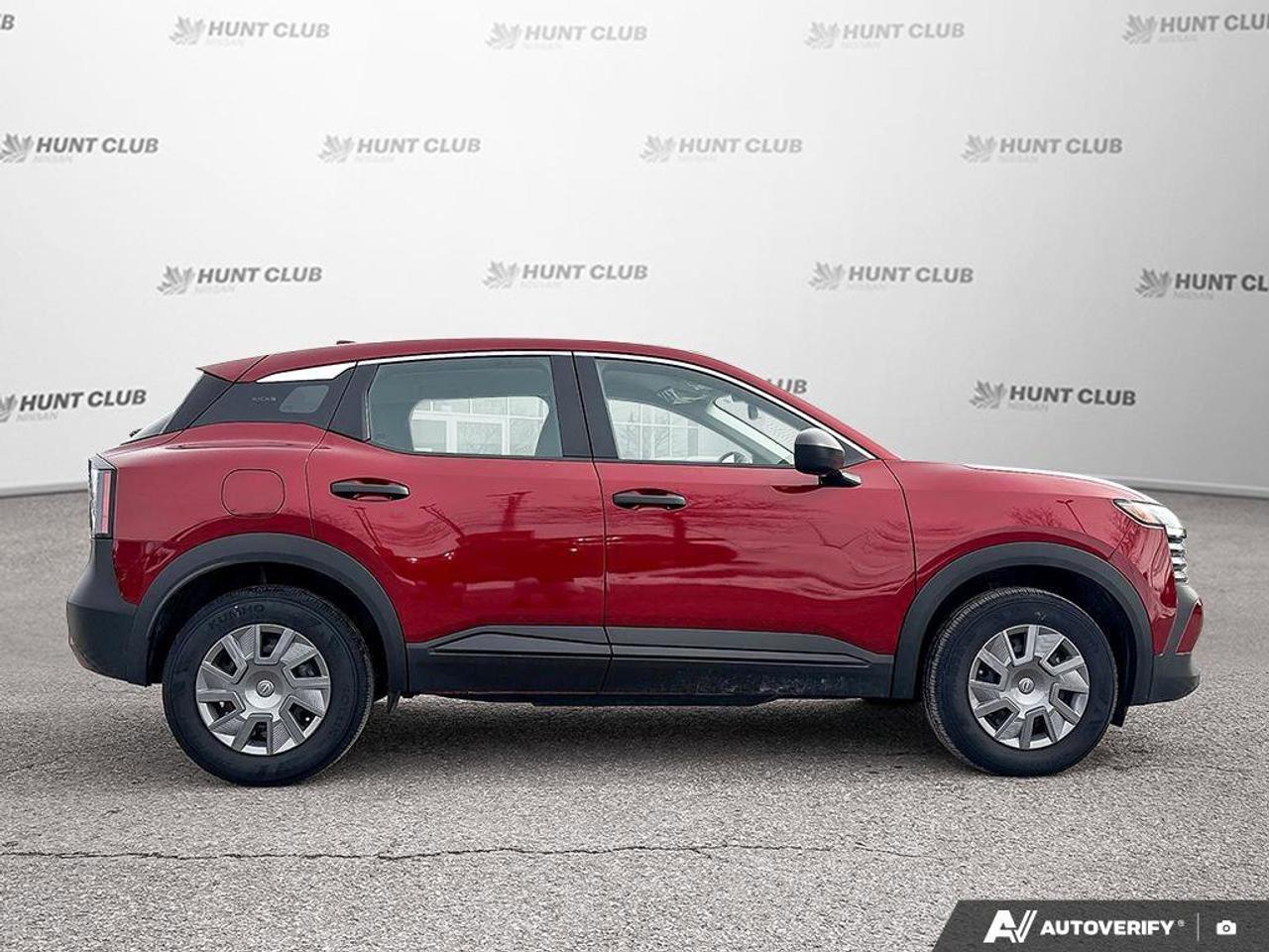 2025 Nissan Kicks S Photo