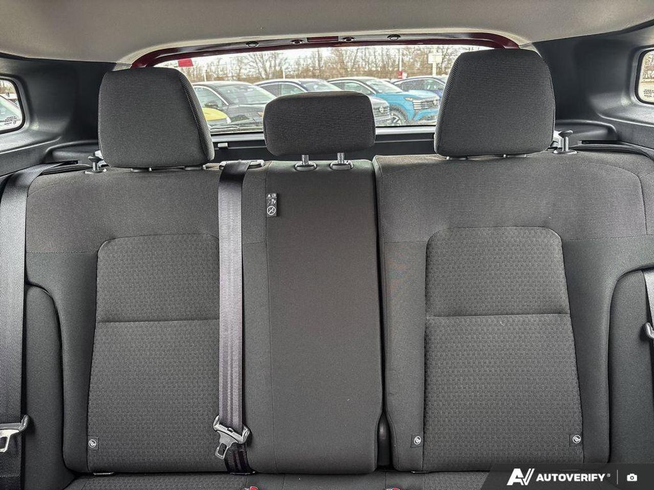 2025 Nissan Kicks S Photo