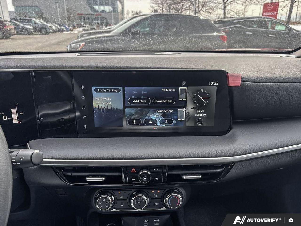 2025 Nissan Kicks S Photo