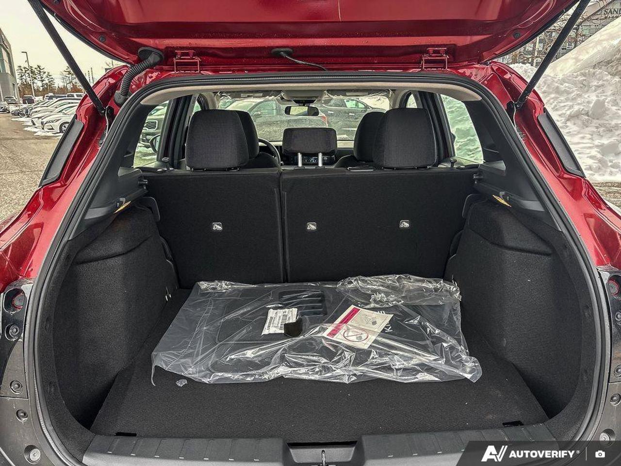 2025 Nissan Kicks S Photo