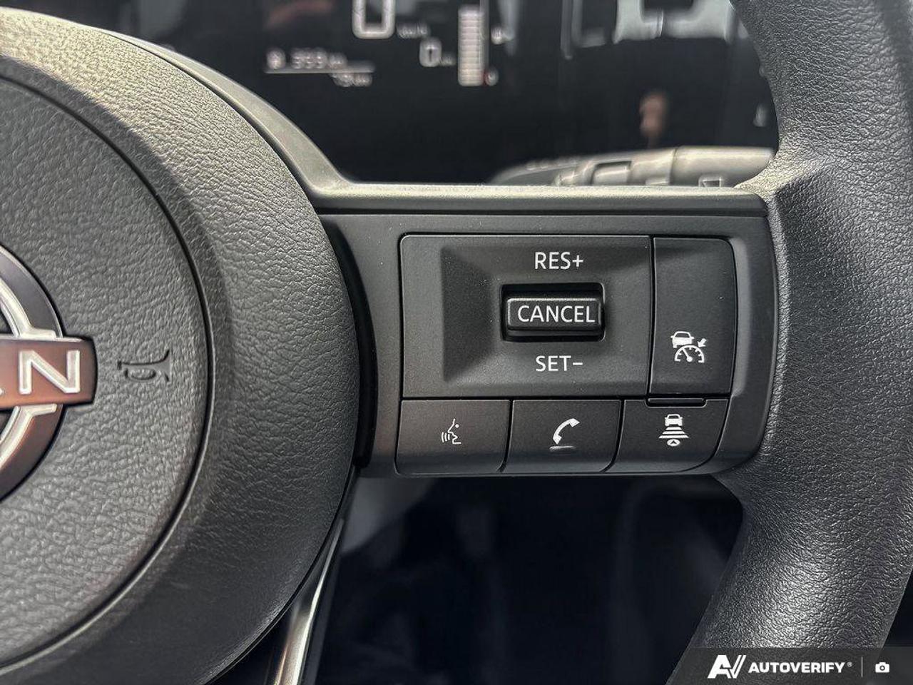 2025 Nissan Kicks S Photo