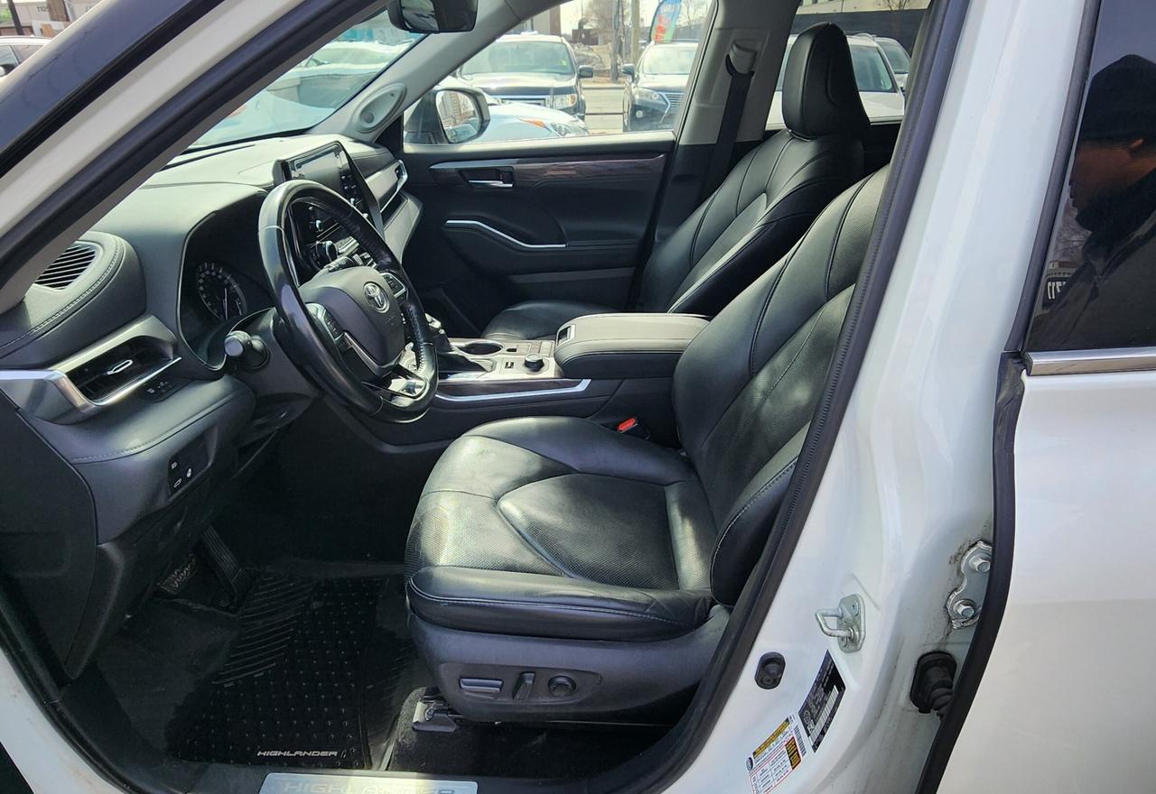 2021 Toyota Highlander Limited AWD V6 3.5L Photo