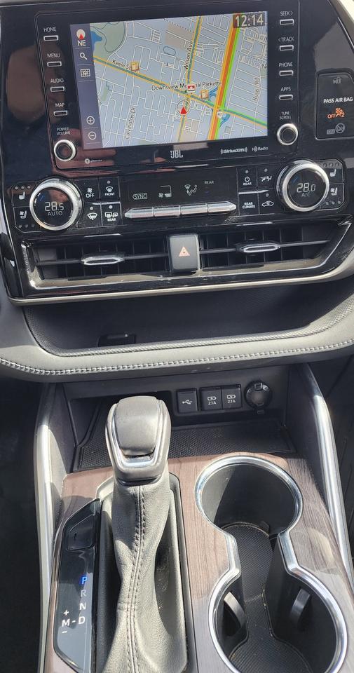2021 Toyota Highlander Limited AWD V6 3.5L Photo