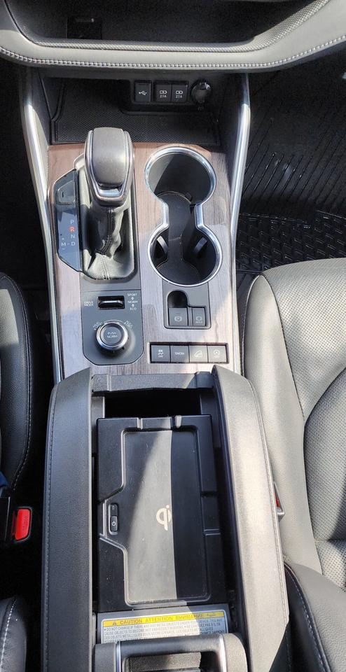 2021 Toyota Highlander Limited AWD V6 3.5L Photo