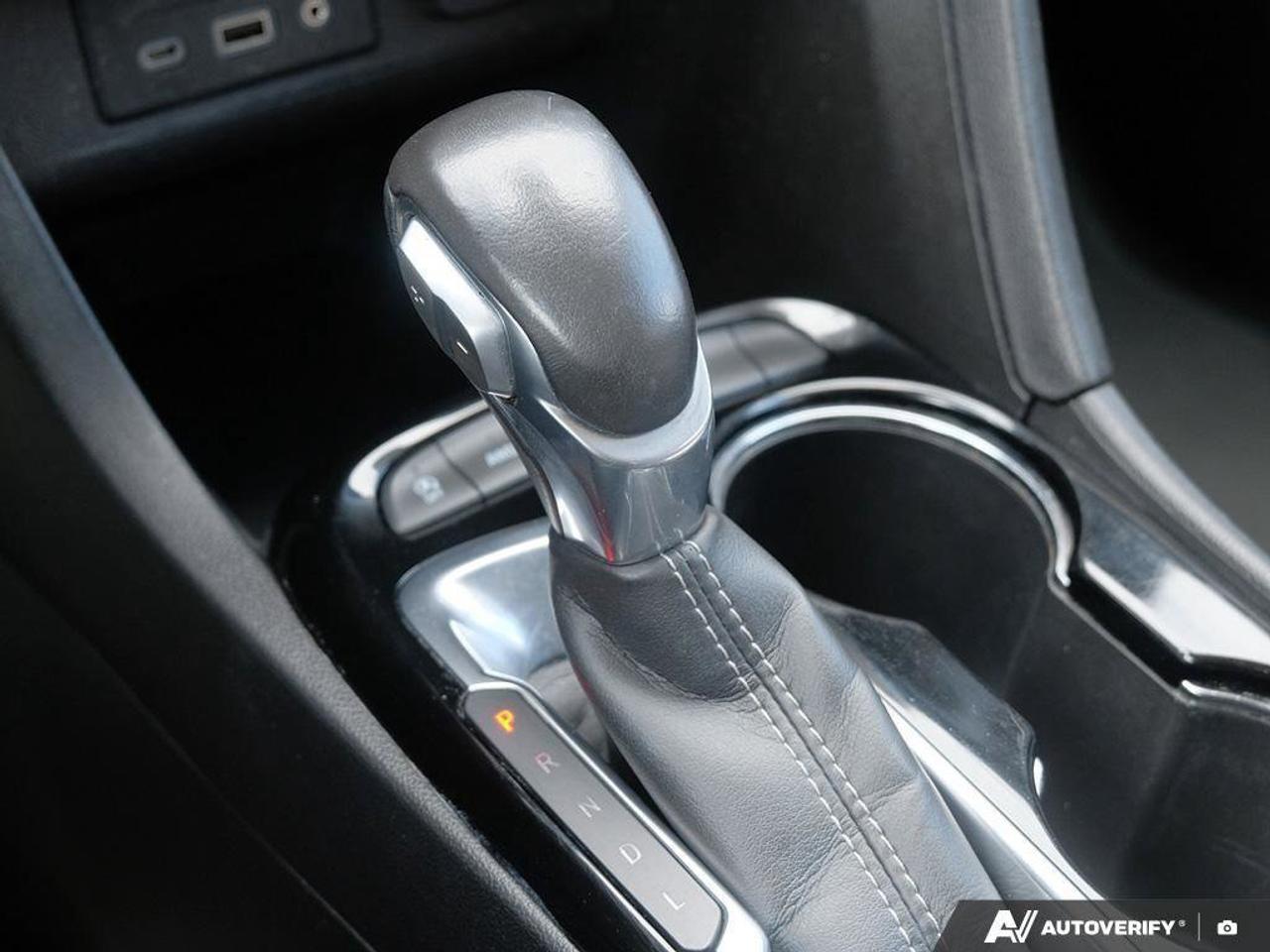 2021 Buick Encore GX SelectSELECT, 1.3L 3-CYLINDER, AWD. ALLOYS, 1-OWNE Photo