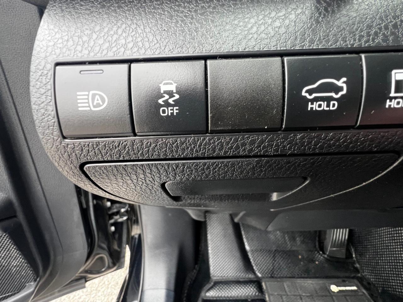 2021 Toyota Camry Hybrid SE Auto Photo