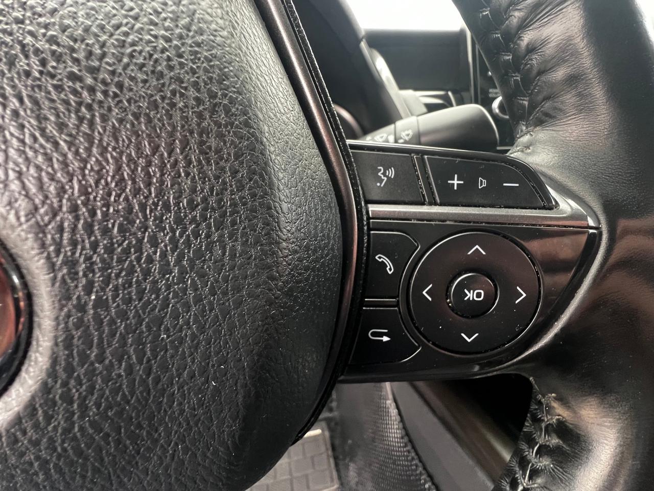 2021 Toyota Camry Hybrid SE Auto Photo