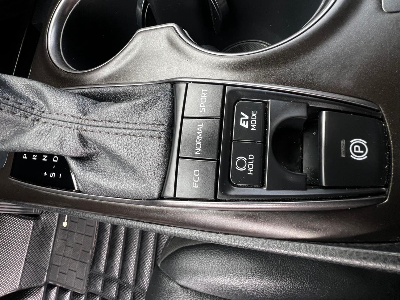 2021 Toyota Camry Hybrid SE Auto Photo