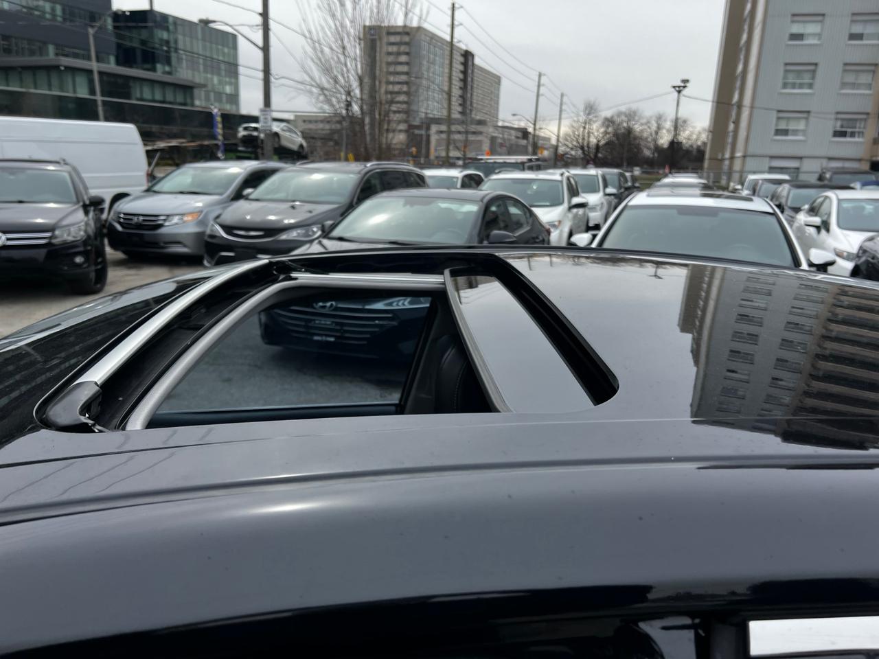 2021 Toyota Camry Hybrid SE Auto Photo