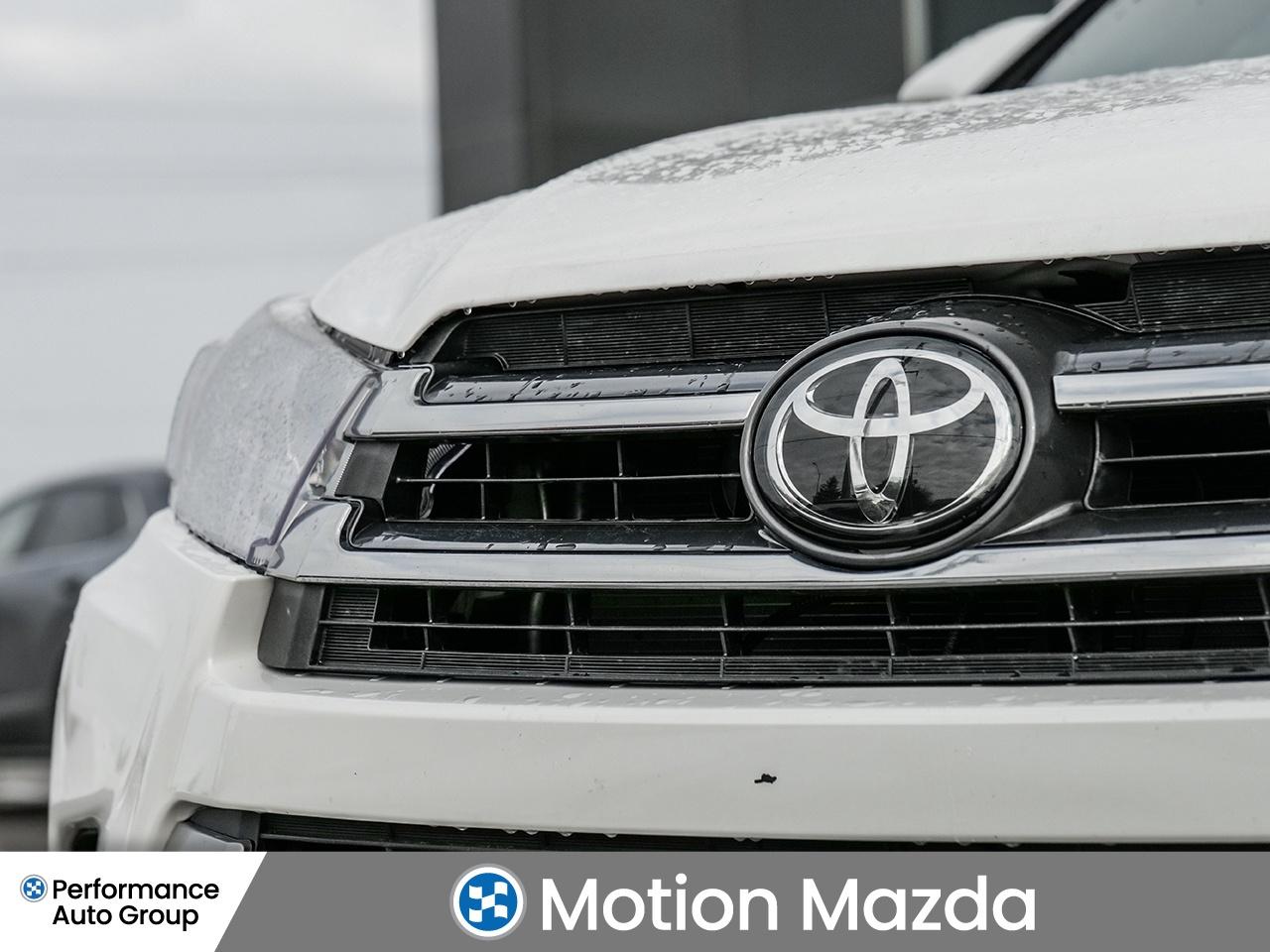 2018 Toyota Highlander AWD XLE   Nav   Sunroof   8 Passenger Photo