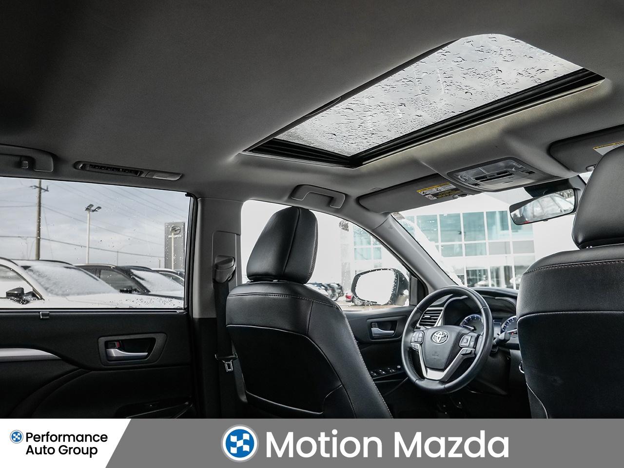 2018 Toyota Highlander AWD XLE   Nav   Sunroof   8 Passenger Photo