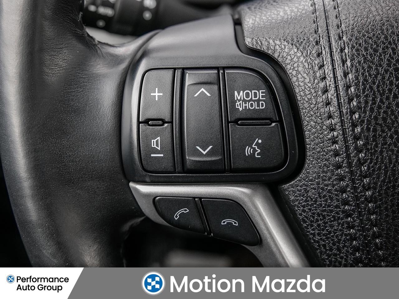 2018 Toyota Highlander AWD XLE   Nav   Sunroof   8 Passenger Photo