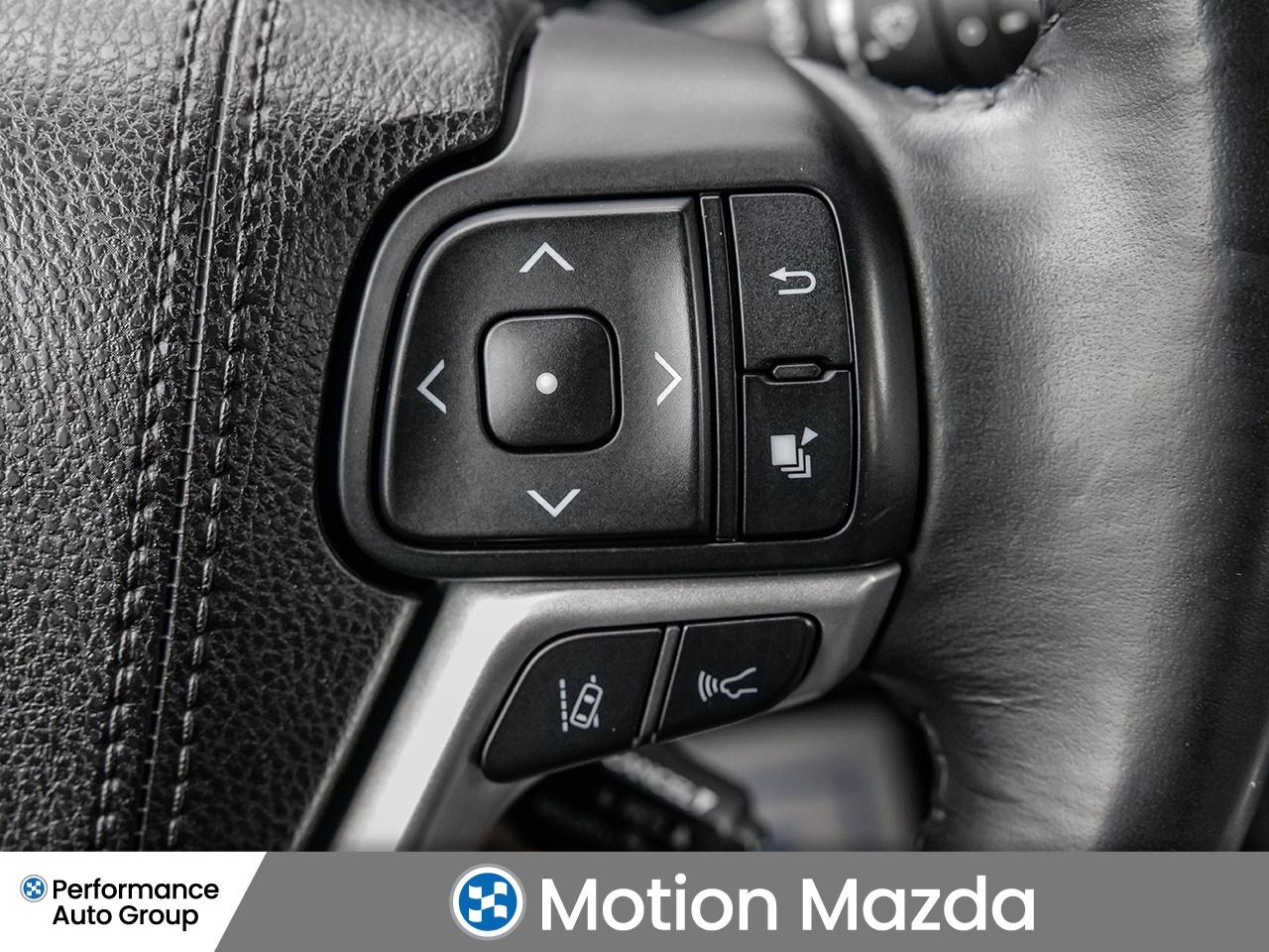 2018 Toyota Highlander AWD XLE   Nav   Sunroof   8 Passenger Photo