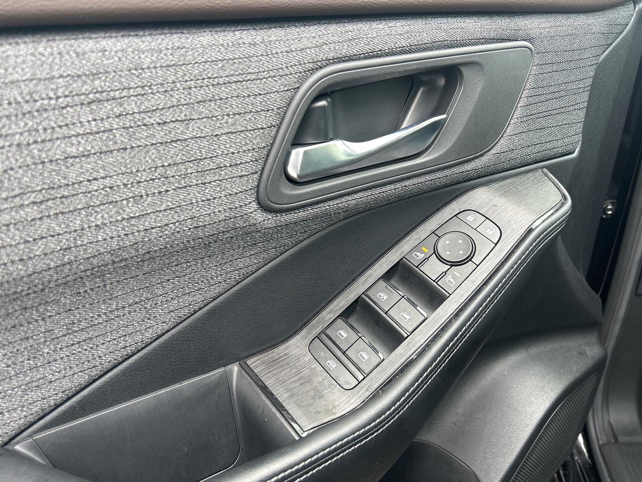 2023 Nissan Rogue SV Moonroof   LOW KM Photo