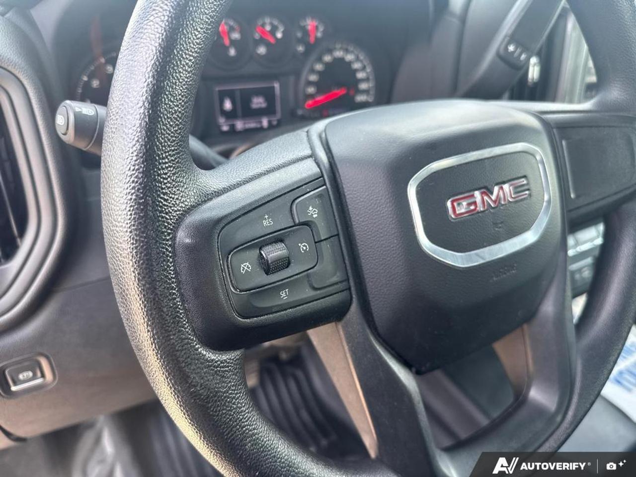 2025 GMC SIERRA 2500HD Pro   NO CLAIMS   6.6L V8 GAS   APPLE CARPLAY Photo