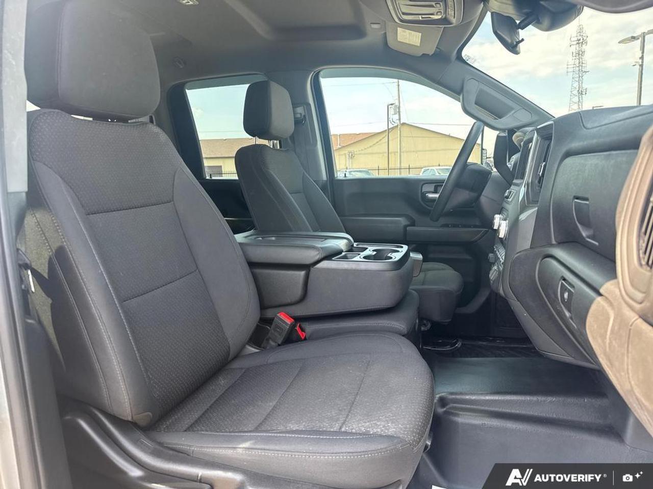 2025 GMC SIERRA 2500HD Pro   NO CLAIMS   6.6L V8 GAS   APPLE CARPLAY Photo