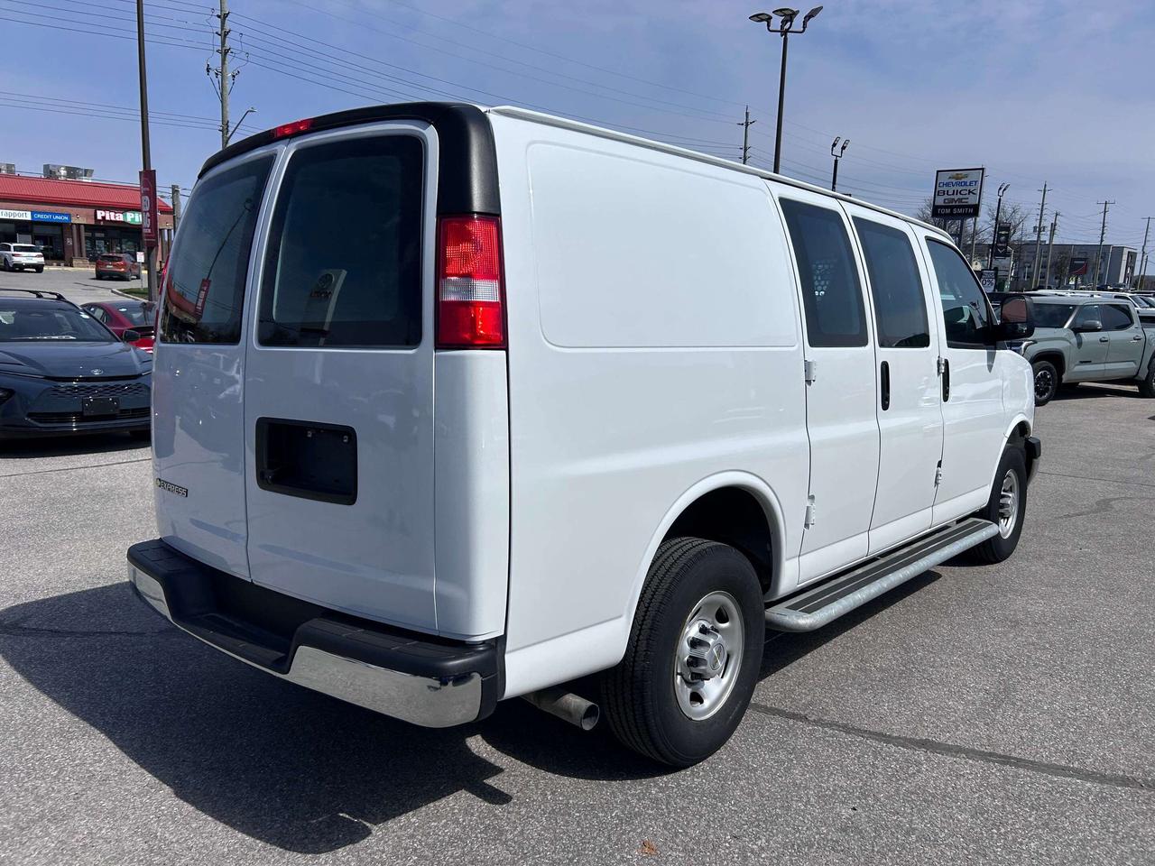 2024 Chevrolet Express RWD 2500 135 Photo