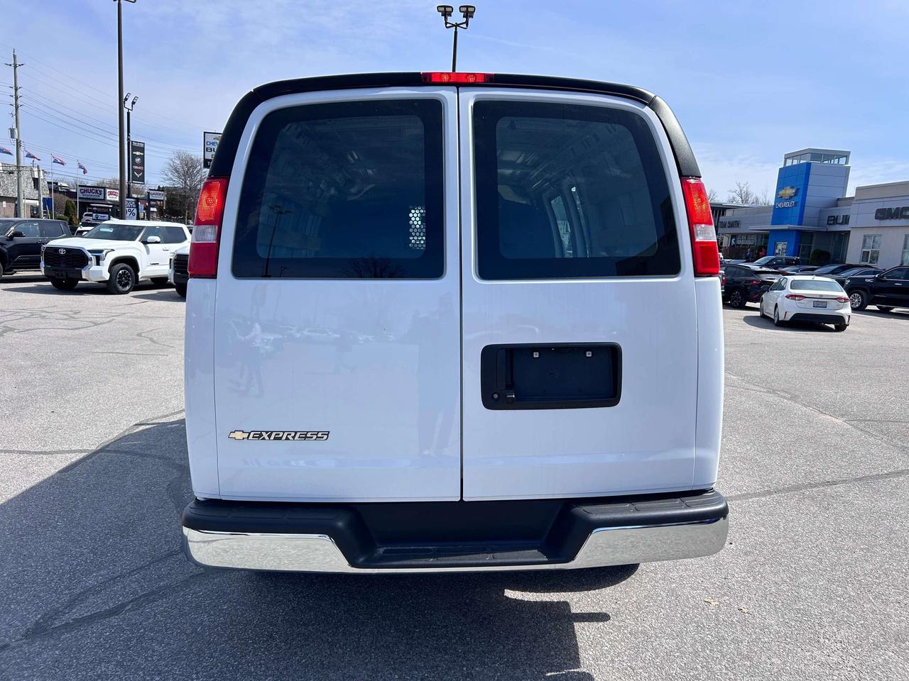2024 Chevrolet Express RWD 2500 135 Photo