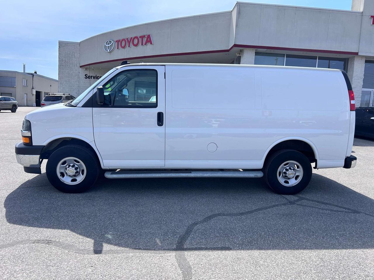 2024 Chevrolet Express RWD 2500 135 Photo