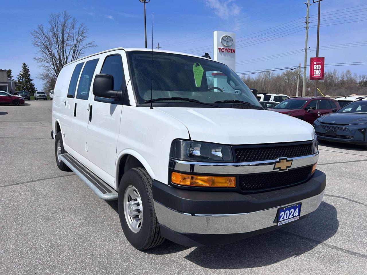 2024 Chevrolet Express RWD 2500 135 Photo