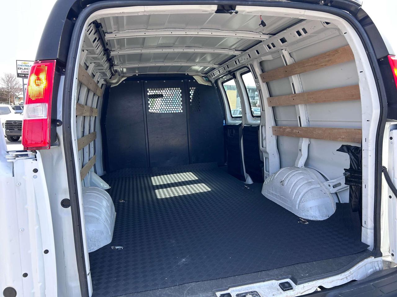 2024 Chevrolet Express RWD 2500 135 Photo