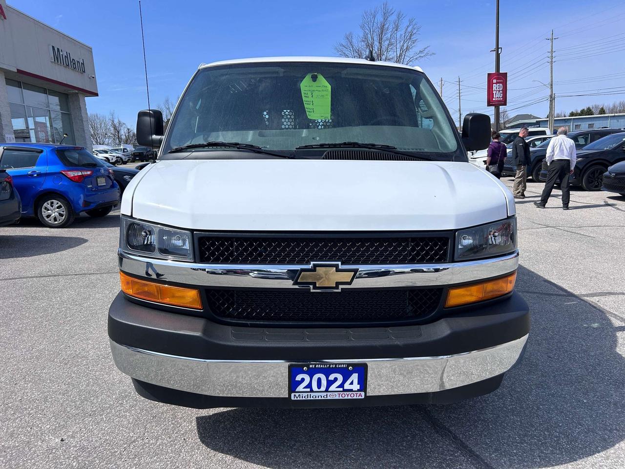 2024 Chevrolet Express RWD 2500 135 Photo
