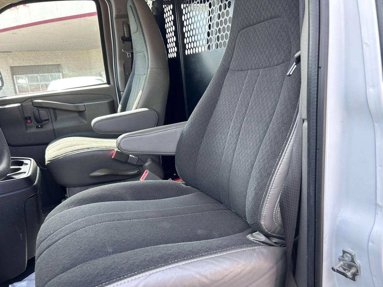 2024 Chevrolet Express RWD 2500 135 Photo