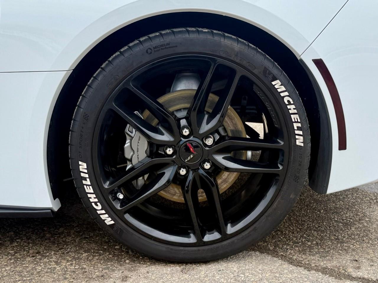 2017 Chevrolet Corvette Stingray 2dr Coupe Photo4