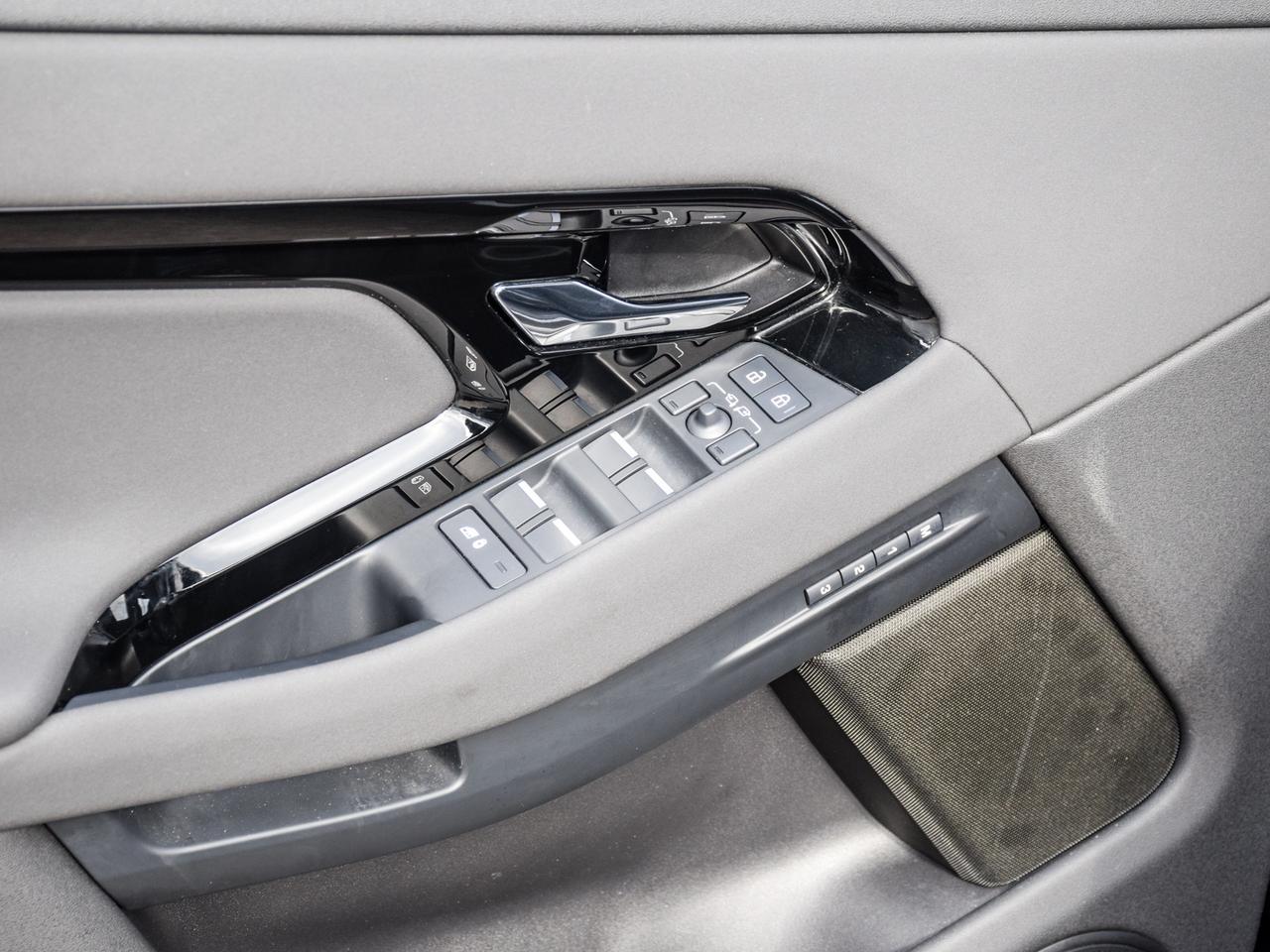 2025 Land Rover Range Rover Evoque S Photo