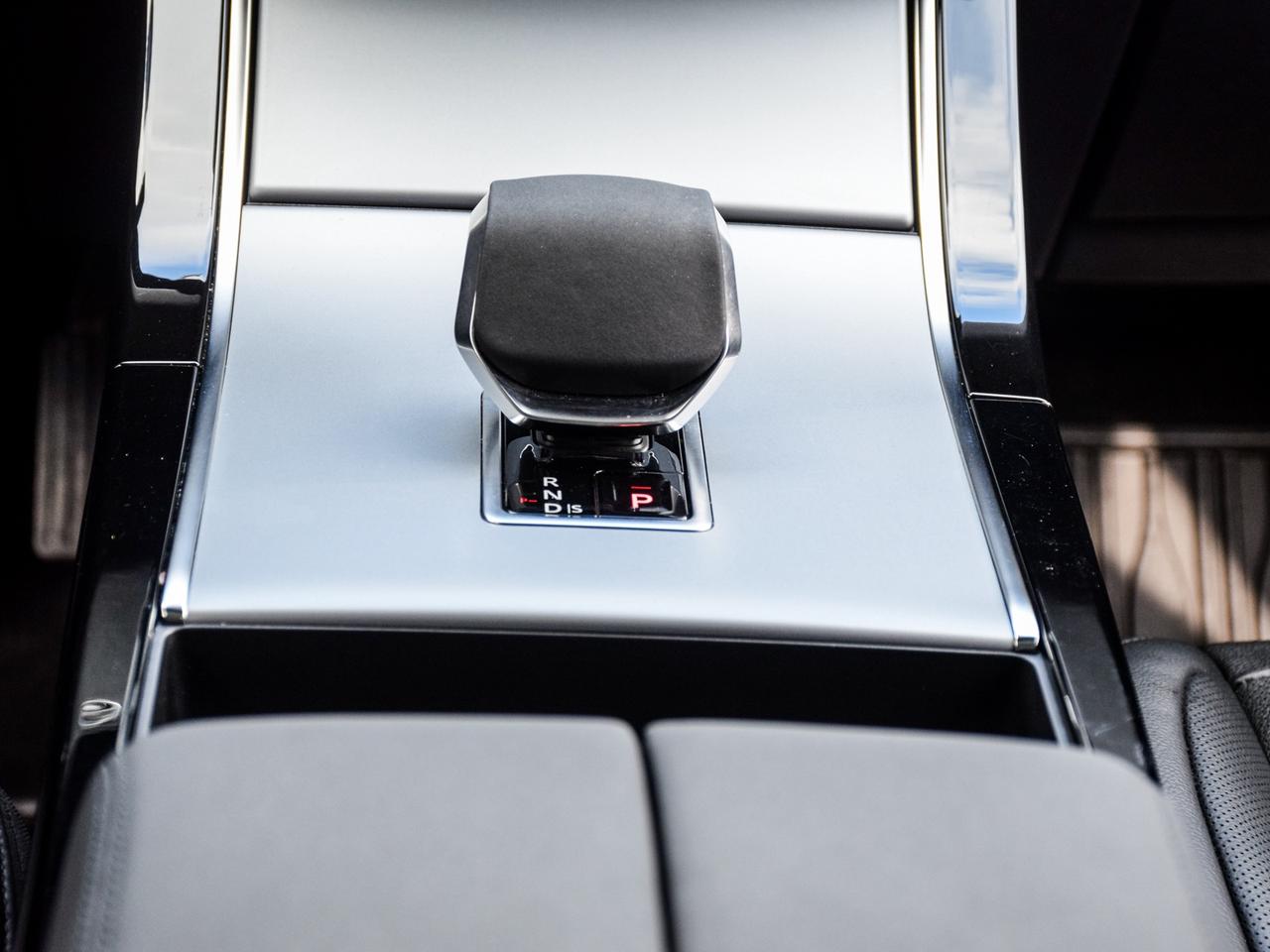 2025 Land Rover Range Rover Evoque S Photo