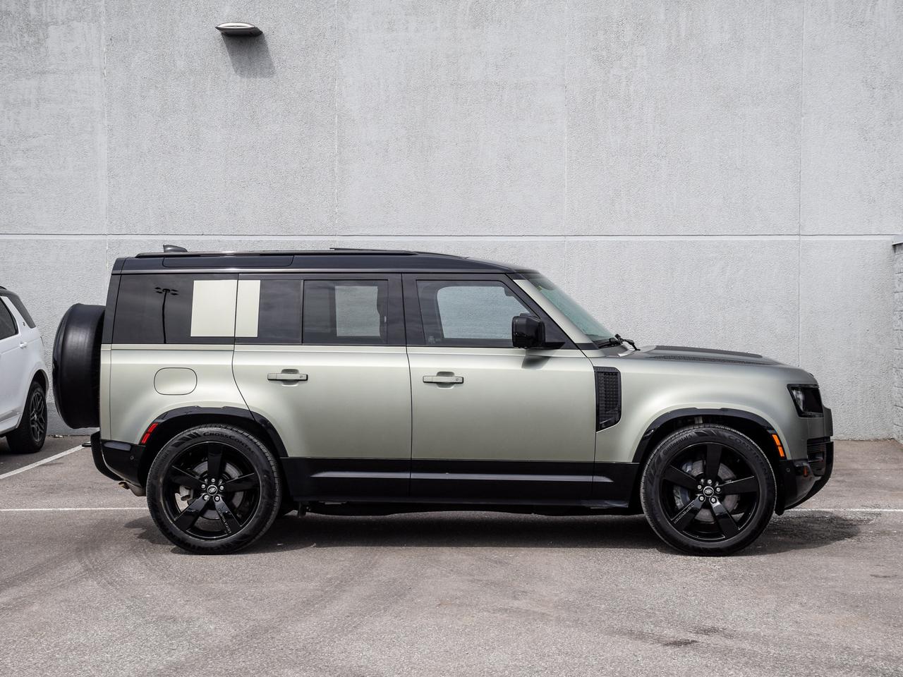 2025 Land Rover Defender X-Dynamic SE Photo