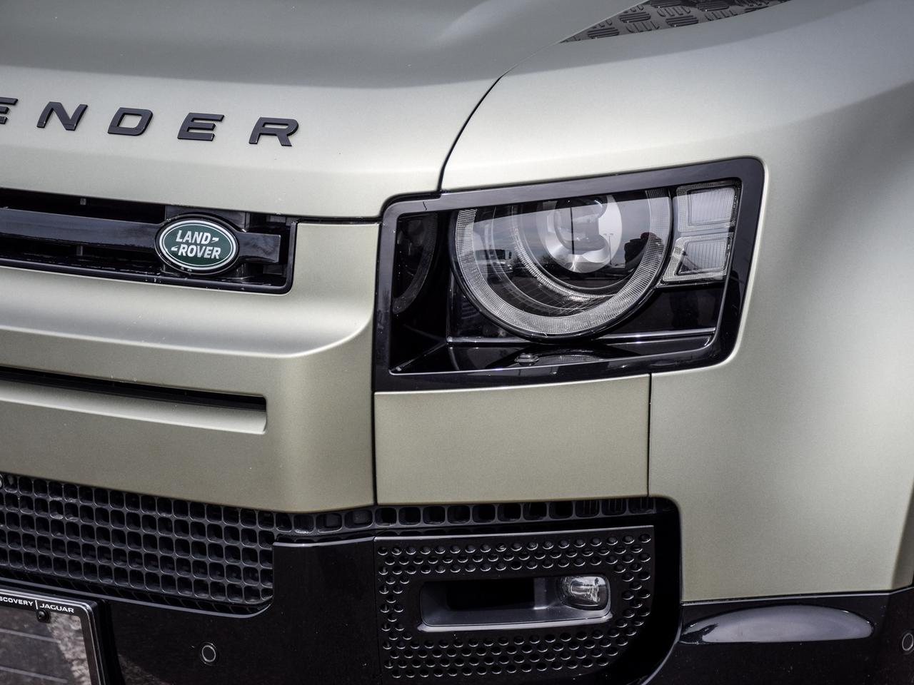 2025 Land Rover Defender X-Dynamic SE Photo