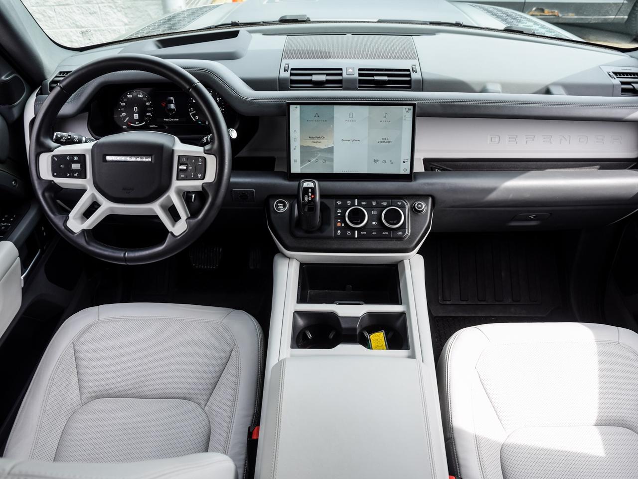 2025 Land Rover Defender X-Dynamic SE Photo