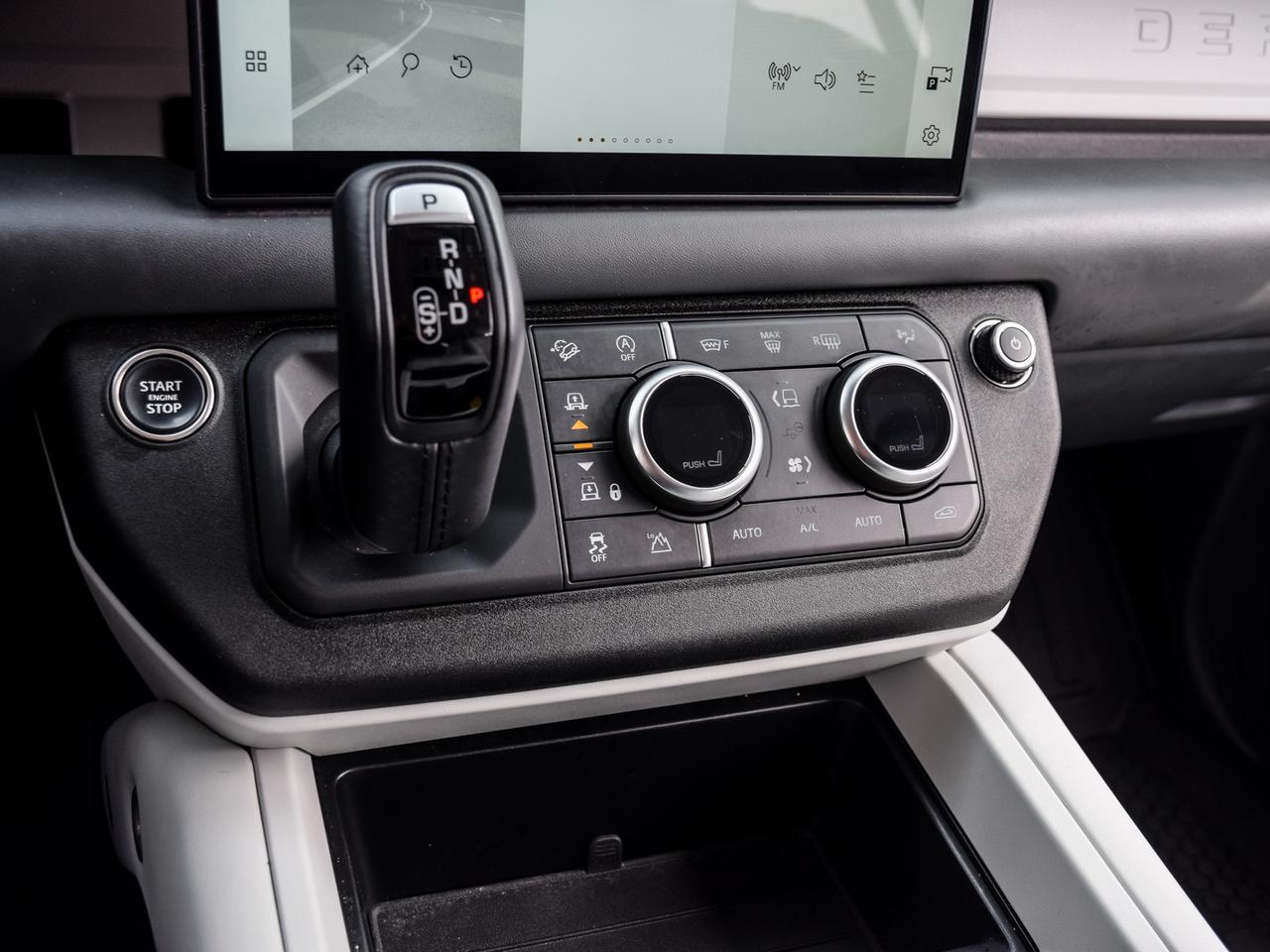 2025 Land Rover Defender X-Dynamic SE Photo