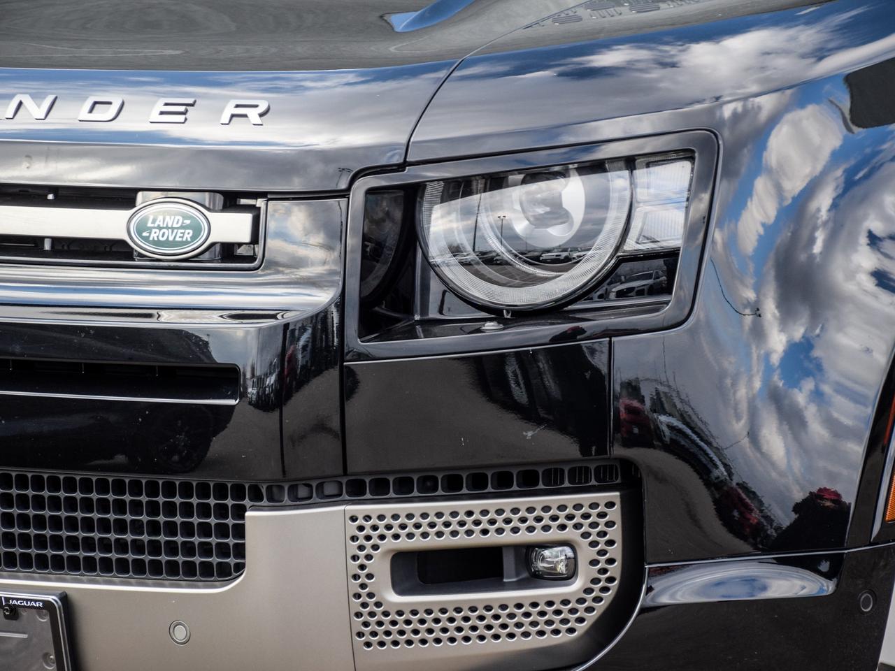 2025 Land Rover Defender X-Dynamic SE Photo