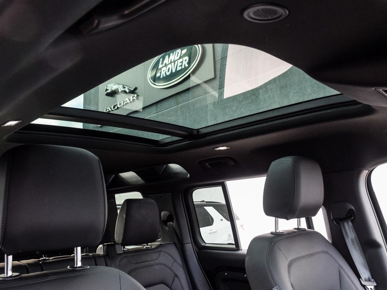 2025 Land Rover Defender X-Dynamic SE Photo